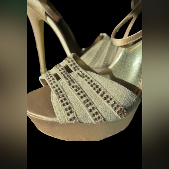 BEBE Stiletto Champagne Pumps - Picture 2 of 10